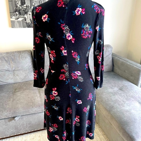 Express Blue and Black Fit and Flare V-neck Dress - Picture 6 of 10